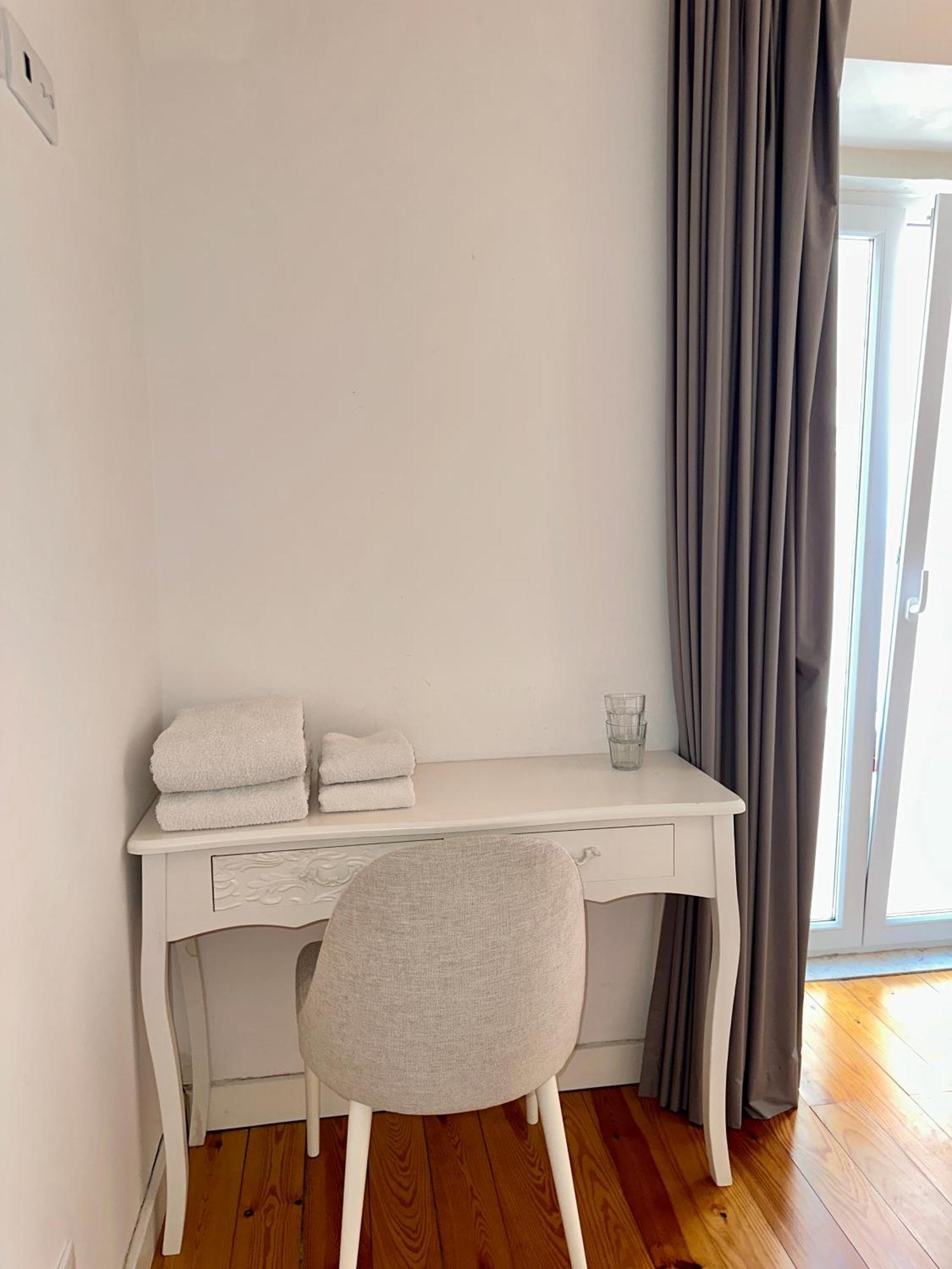 Castle Suites Lisbona Esterno foto