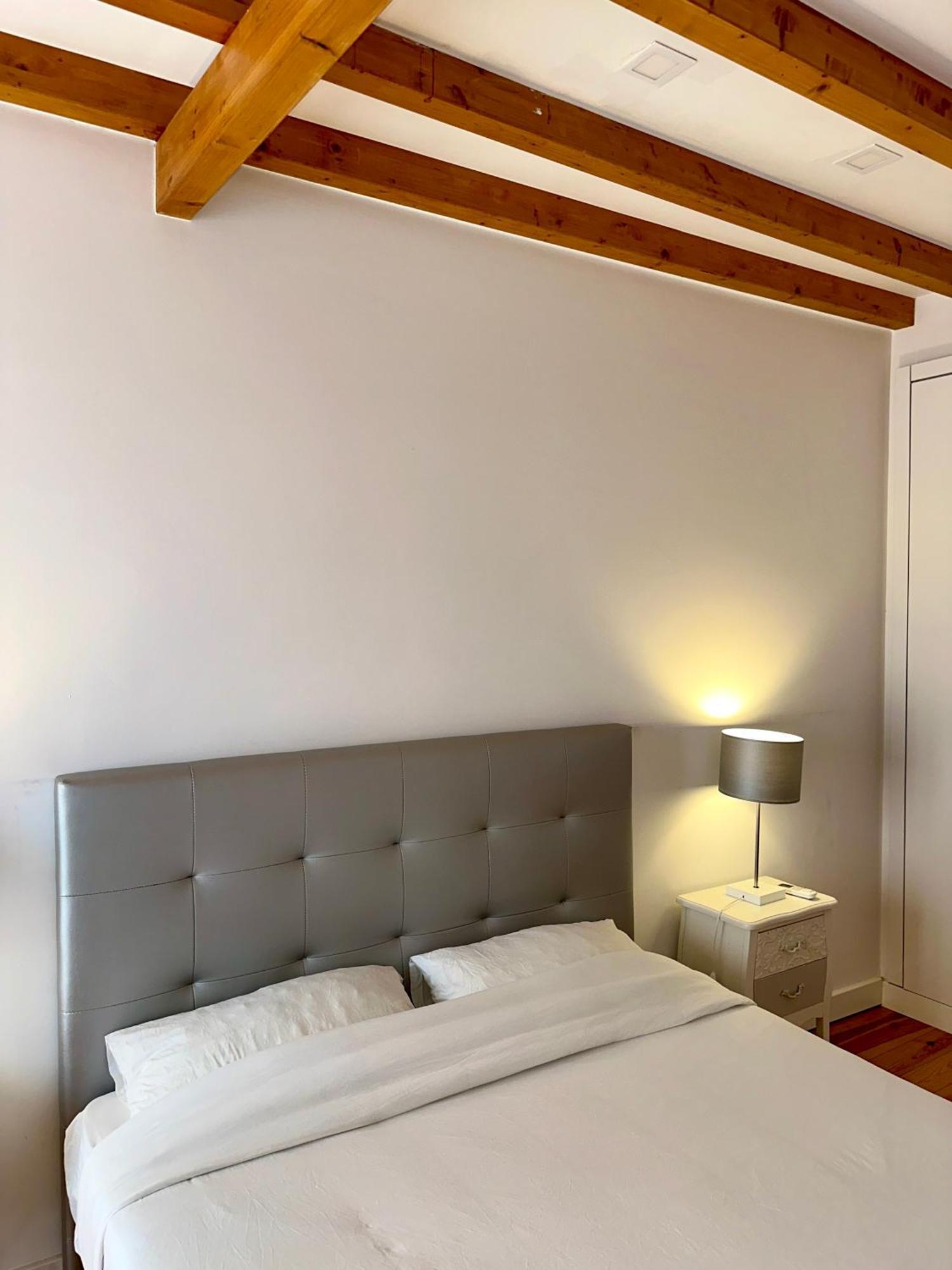 Castle Suites Lisbona Esterno foto