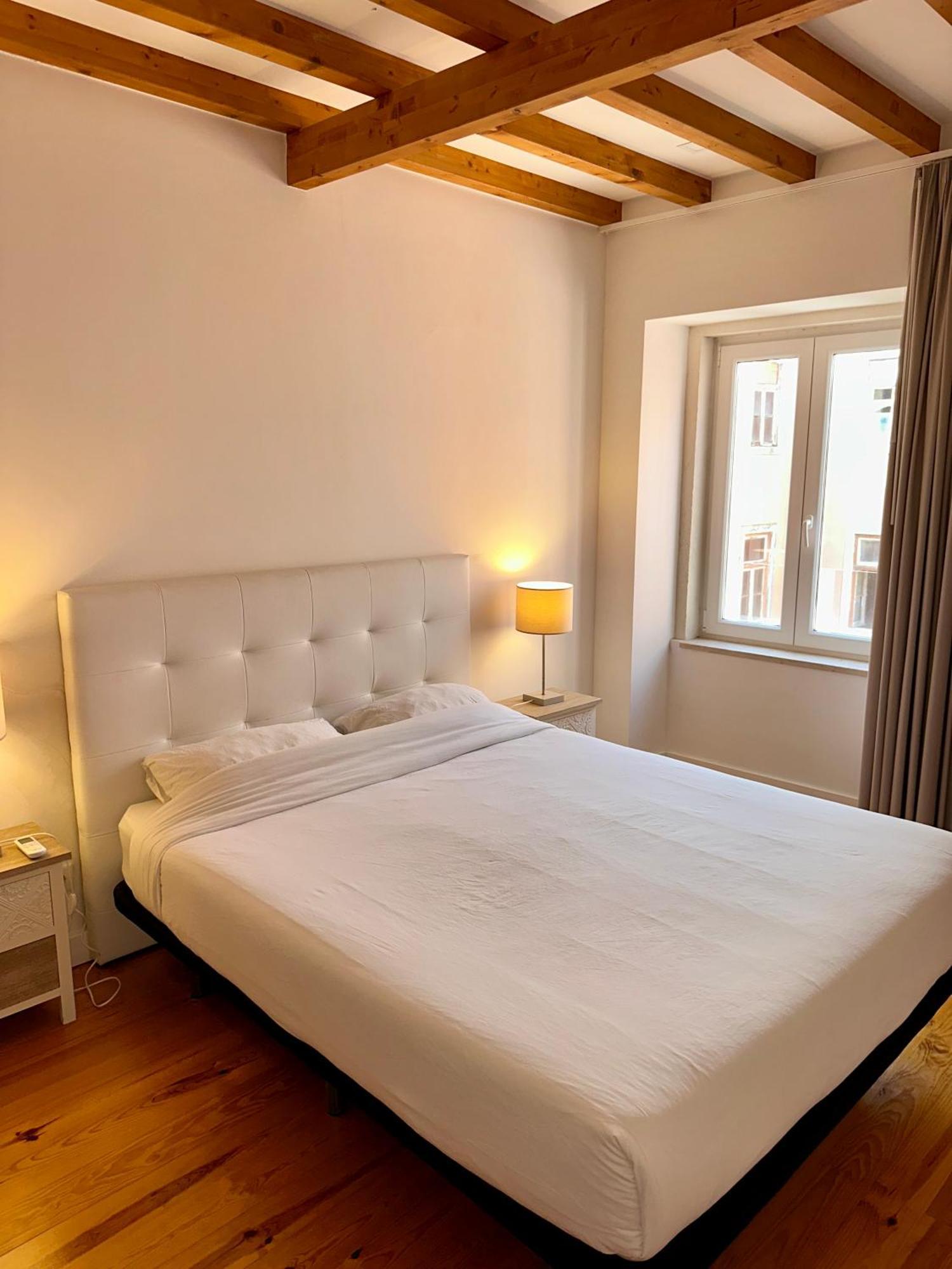 Castle Suites Lisbona Esterno foto