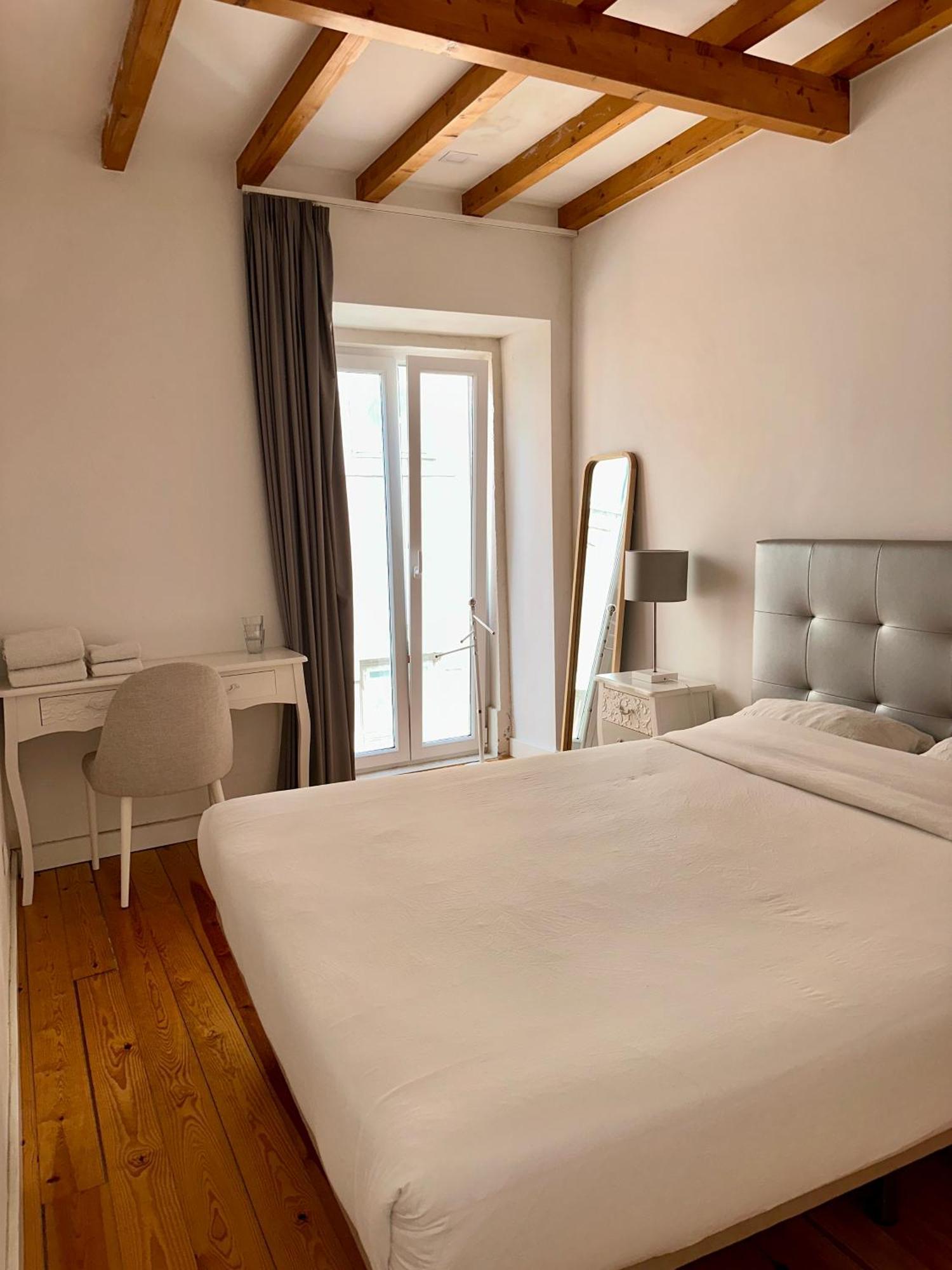 Castle Suites Lisbona Esterno foto