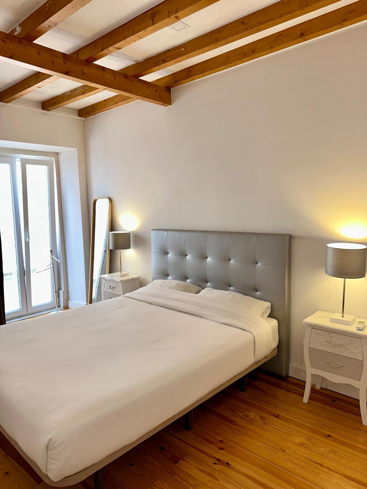 Castle Suites Lisbona Esterno foto